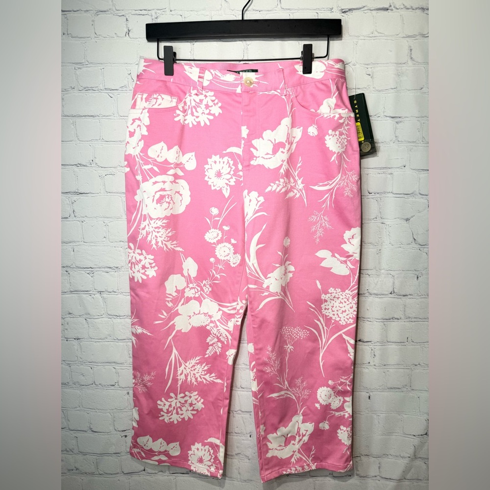 NWT Lauren Ralph Lauren pink with white florals size 8 cropped pants